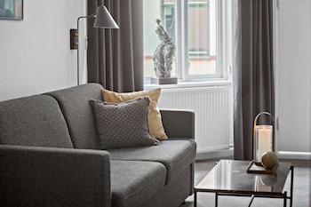 Family Room, 1 King Bed, Non Smoking (with Sofabed)