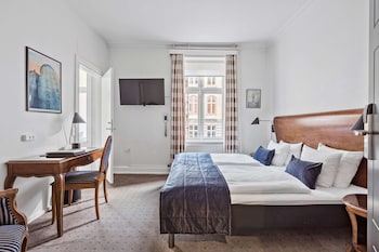 Standard Room, 1 Queen Bed, Non Smoking