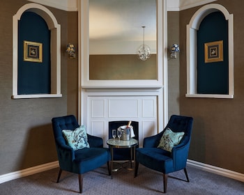 Oak Character Room