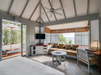 1 BR  Hillside Cottage