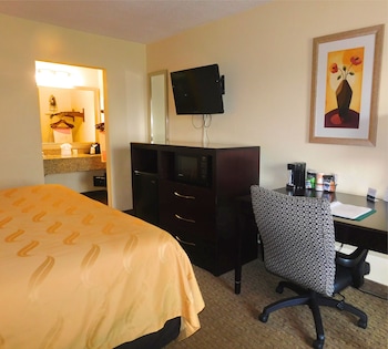 Standard Room, 2 Queen Beds, Non Smoking