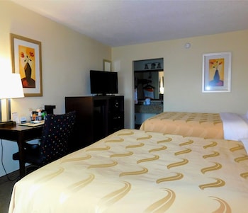 Standard Room, 2 Queen Beds, Non Smoking