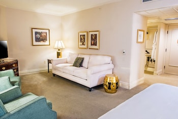 Deluxe Room, 1 King Bed