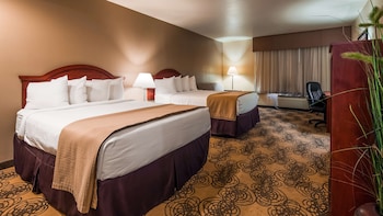 Standard Room, 2 Queen Beds, Non Smoking, Refrigerator & Microwave (Larger Room)
