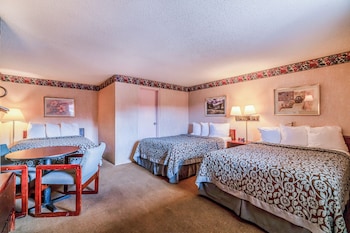 Room, Non Smoking (1 King Bed & 1 Full Bed)