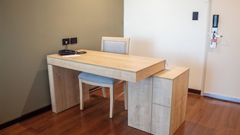 Executive Suite, 1 King Bed with Sofa bed