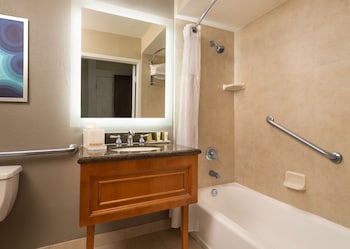 Room, 2 Double Beds, Accessible, Bathtub