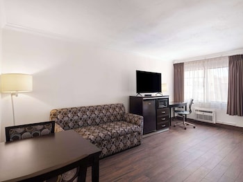 Business Room, 1 King Bed, Non Smoking