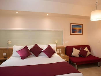 Superior Room, 1 Double Bed (Garden Side)