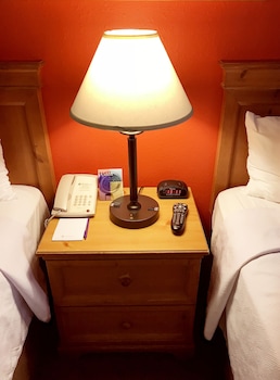 Junior Suite, 2 Queen Beds, Non Smoking, Private Bathroom (Coast Premium two Queens Junior Suite)