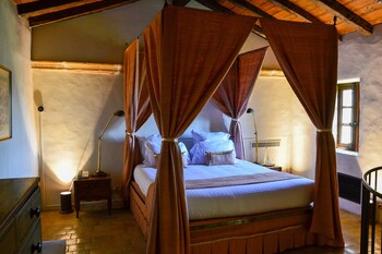 Garden Suite - Claude Camus, 1 King Bed