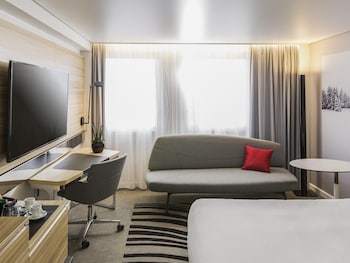 Executive Room, 1 Queen Bed with Sofa bed