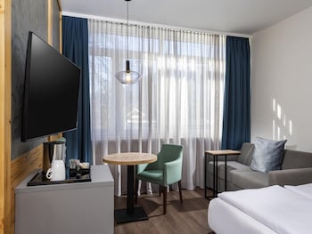 Standard Room, 1 Queen Bed with Sofa bed
