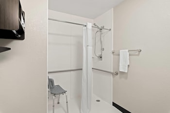 Room, 1 King Bed, Accessible, Smoking