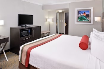Standard Room, 1 King Bed, Accessible, Bathtub