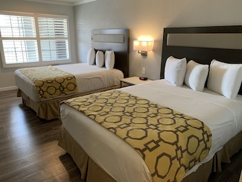 Standard Room, 2 Queen Beds, Non Smoking