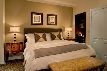Deluxe Guestroom- King Bed