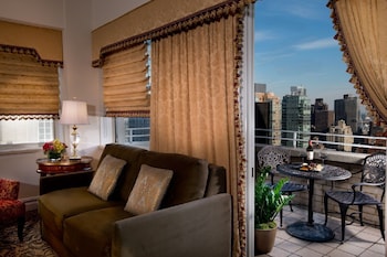Luxury One Bedroom Suite - King Bed