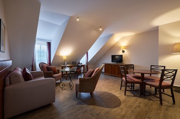 Family Suite, 2 Bedrooms, Garden View