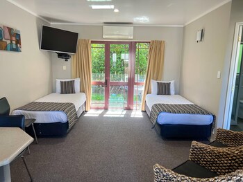 Family Room, 1 Bedroom
