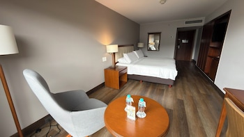 Standard Room, 1 Queen Bed
