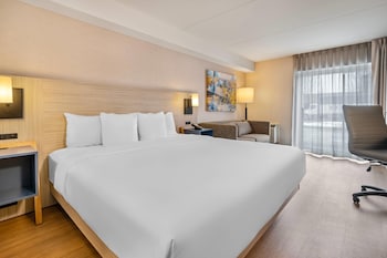 Room, 1 Queen Bed with Sofa bed, Accessible, Non Smoking (Upgrade)