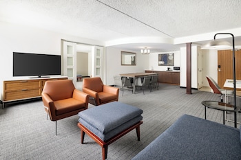 Suite, 1 King Bed with Sofa bed