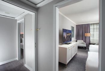 Family Room, 1 King Bed (Connecting Rooms)