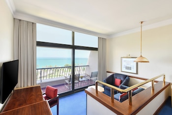 Deluxe Room, 1 King Bed, Sea View (Balcony)