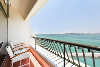 Deluxe Room, 1 King Bed, Sea View (Balcony)