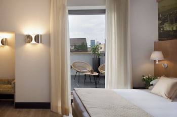 Deluxe Double or Twin Room, Balcony