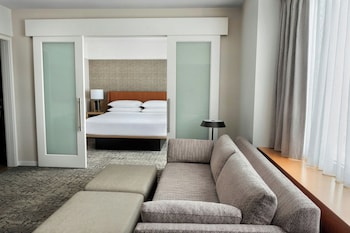 Junior Suite, 1 Double Bed (Mobility/Hearing Access, Roll-In Shwr)