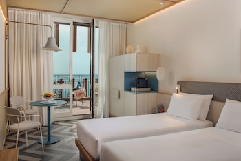 Premium Twin Room (View)