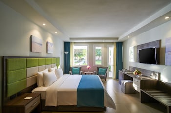 Premium Room - Palm Front Area