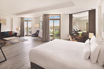Resort View Junior Suite, Peacock Lounge, Beach, Splash Park & Mall Shuttle