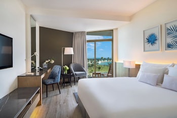 Two Sea View Connecting Family Rooms, Private Beach, Splash Park & Mall Shuttle