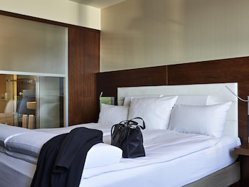 Deluxe Room, 1 King Bed