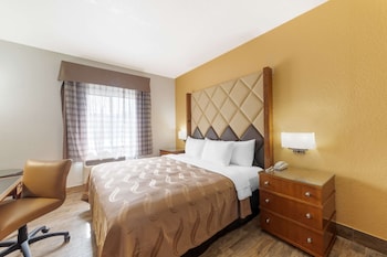 1 Queen Bed, Non Smoking, Exterior Corridor, Accessible Room, Bathtub