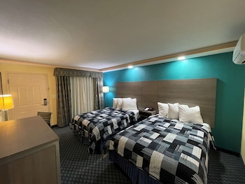 Standard Room, 2 Double Beds, Accessible, Refrigerator & Microwave (Refrigerator & Microwave)