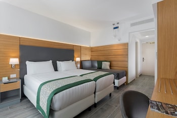 Premium Room, Non Smoking (2 Bed with Sofa Bed)
