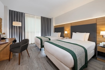 Premium Room, Non Smoking (2 Bed with Sofa Bed)