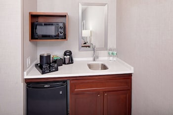 Suite, 2 Queen Beds, Kitchen
