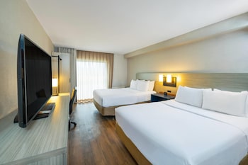 Room, 2 Queen Beds, Non Smoking (1st Floor)