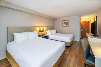 Room, 2 Queen Beds, Non Smoking (1st Floor)