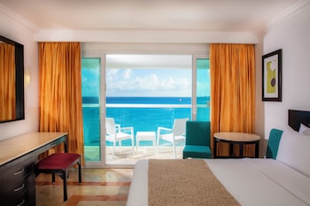 Deluxe Room, 1 King Bed, Balcony, Ocean View