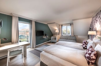Grand Classic Room