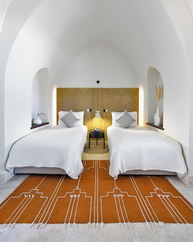 Room, 2 Twin Beds, Sea View