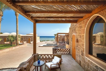 Premium Room, 1 Queen Bed, Partial Sea View