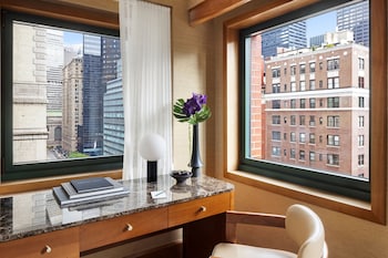 Deluxe Room, 1 King Bed (Premier)