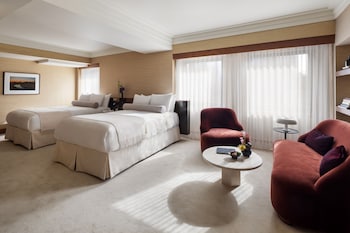 Deluxe Suite, 2 Double Beds (Junior)